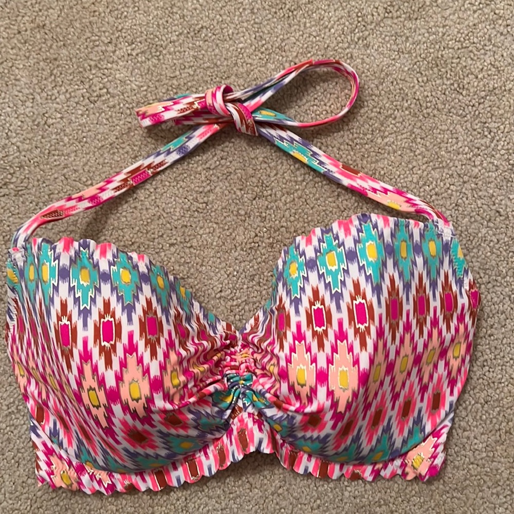 NWOT Victoria’s Secret Halter Bikini Top 34DDD